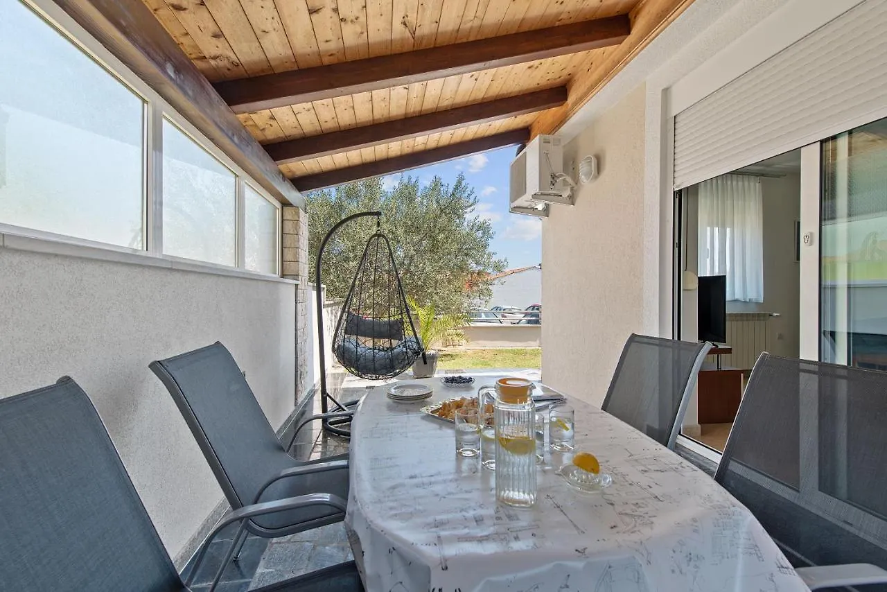Summer House Pula