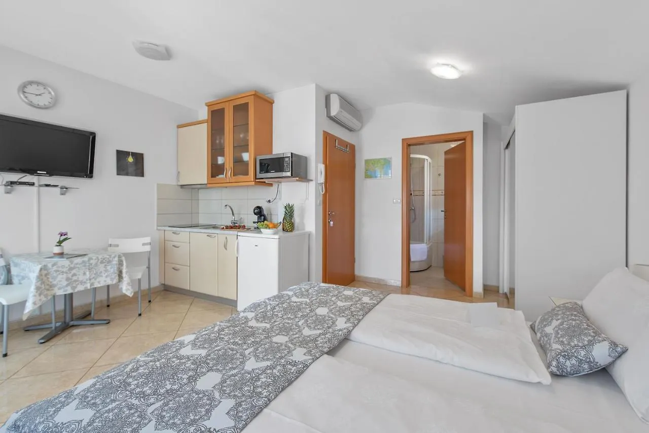 Summer House Pula Apartment
